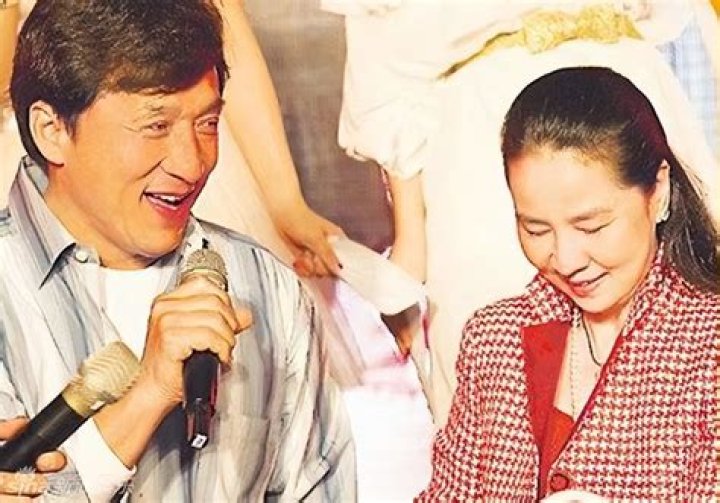 Jackie Chan&rsquo;s Wife Lin Fengjiao Reportedly Spends Almost S50K A Year