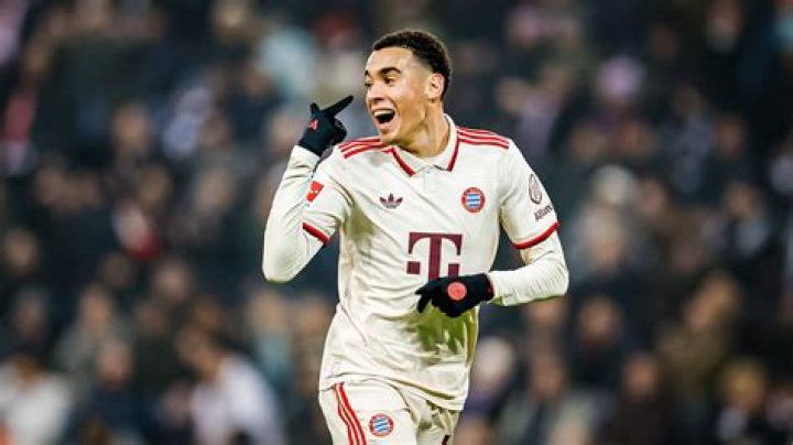 Jamal Musiala Bayern Munich football render FootyRenders