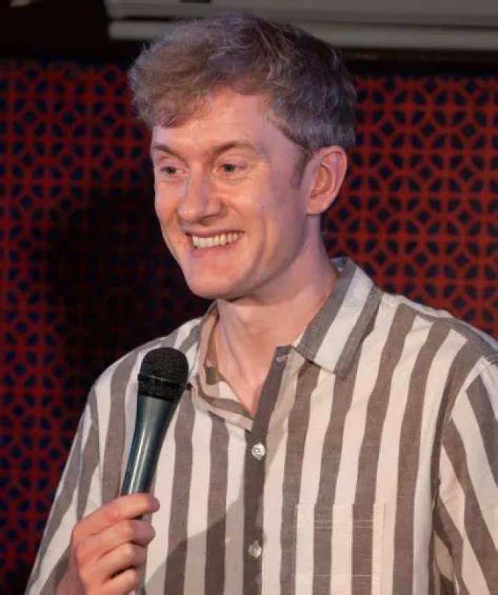 James Acaster Bio, Affair, In Relation, Ethnicity, Age, Girlfriend, Height