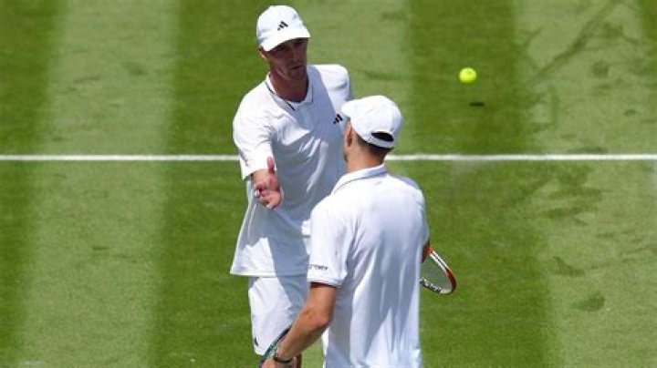 Jan Choinski&rsquo;s Wimbledon run ended by former doubles partner Hubert