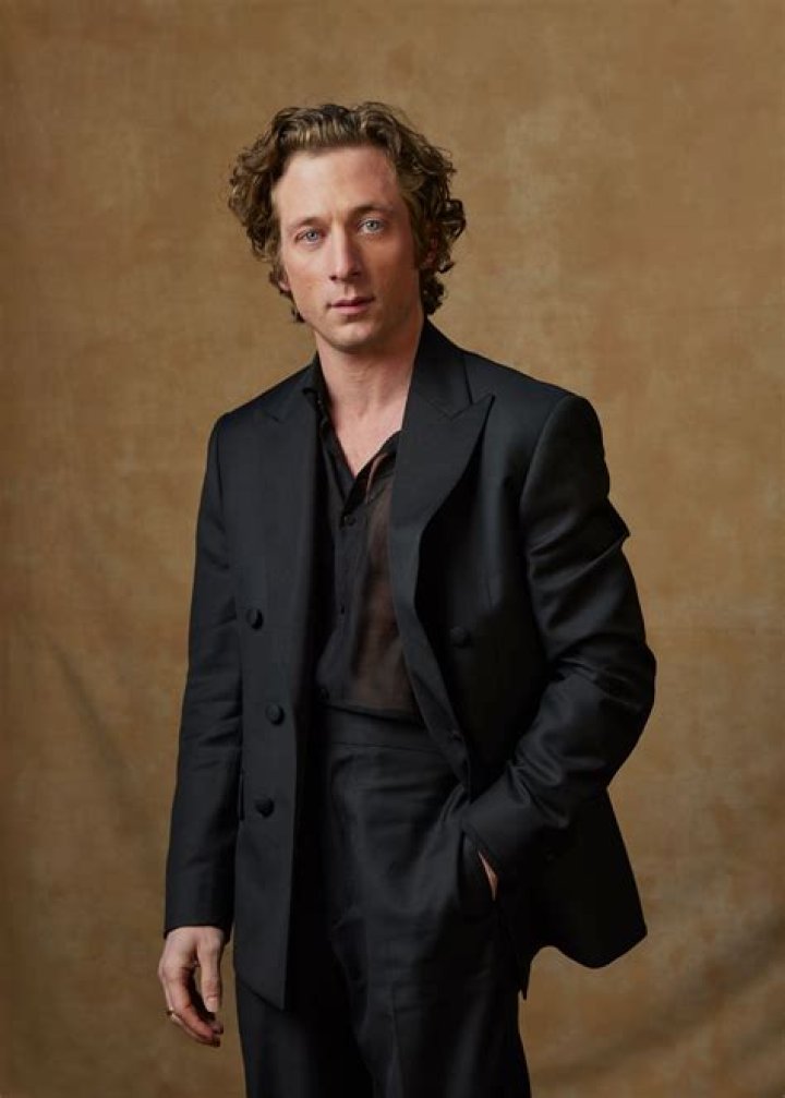 Jeremy Allen White 'Ancient Greek' Workout That Got Him Ripped