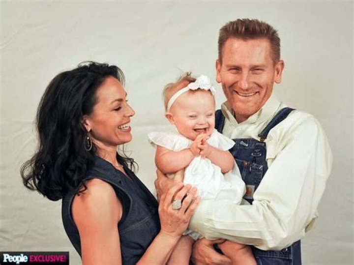 Joey Feek Dead Singer Laid to Rest in Private Funeral on Family Farm
