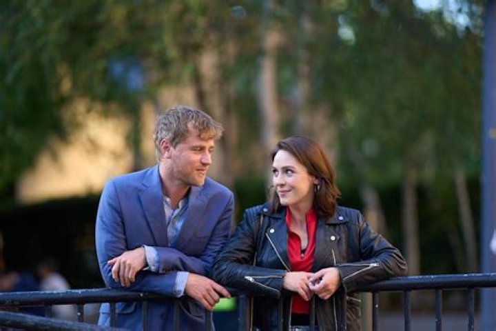 Johnny Flynn and Roisin Gallagher to star as unlikely couple in new