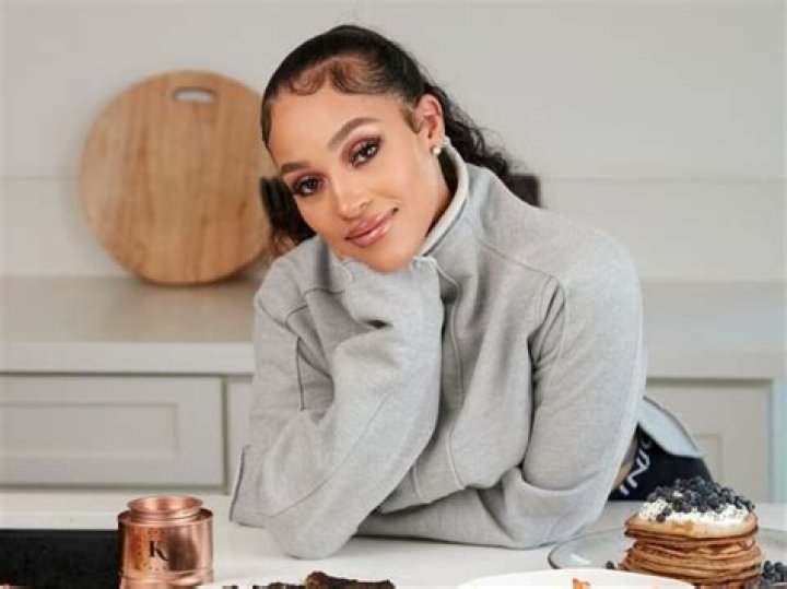 Joie Chavis' biography age, ethnicity, parents, children, partner