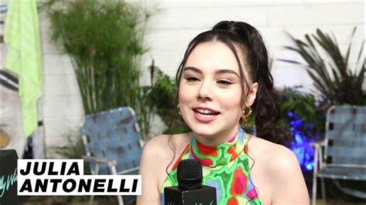 Julia Antonelli Wikipedia Bio Age Boyfriend And Parents