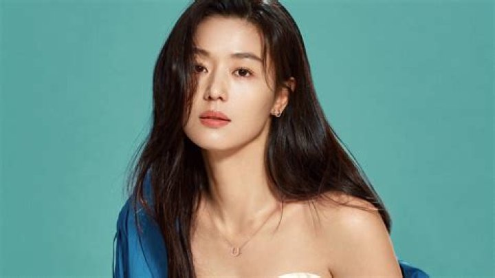 Jun Ji Hyun's Husband is The Highest Shareholder of His Firm KDramaStars