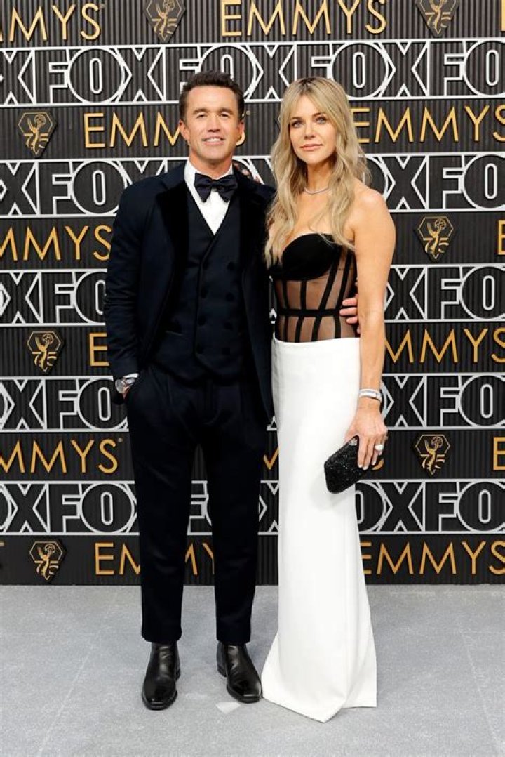 Kaitlin Olson and Rob McElhenney 18 Comedy Power Couples Who Found