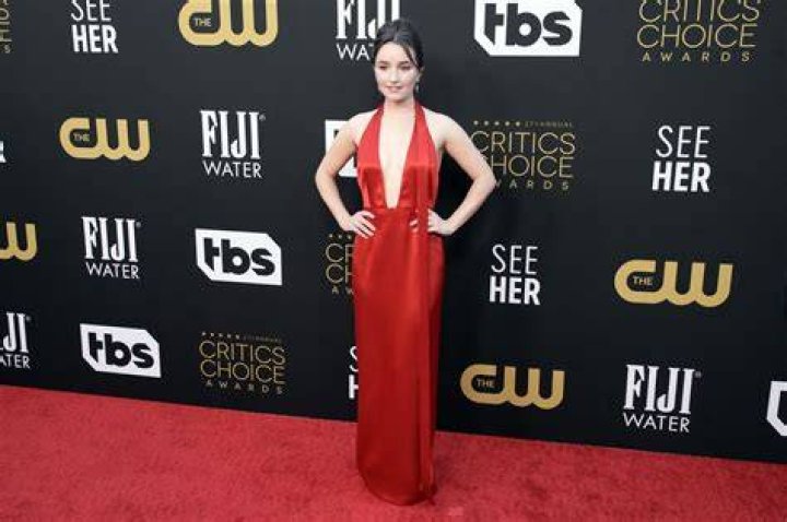 Kaitlyn Dever 27th Critics Choice Awards 3 Satiny