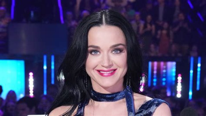 Katy Perry Dead? Singer Didn't Die In a Car Crash (VIDEO) Trending