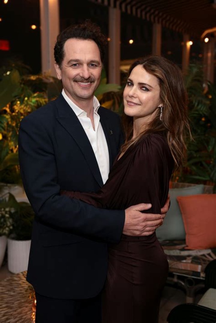 Keri Russell & Matthew Rhys Look So Cute Together on Their Romantic