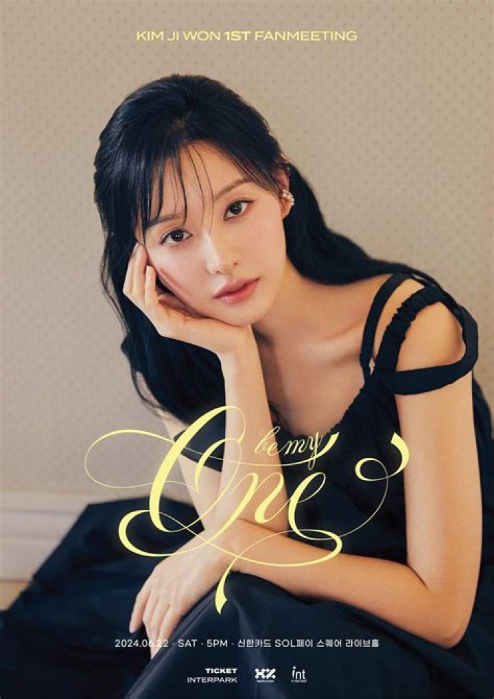 Kim Ji Won Fan AccountさんはInstagramを利用しています「GOOD AFTERNOON FROM THIS