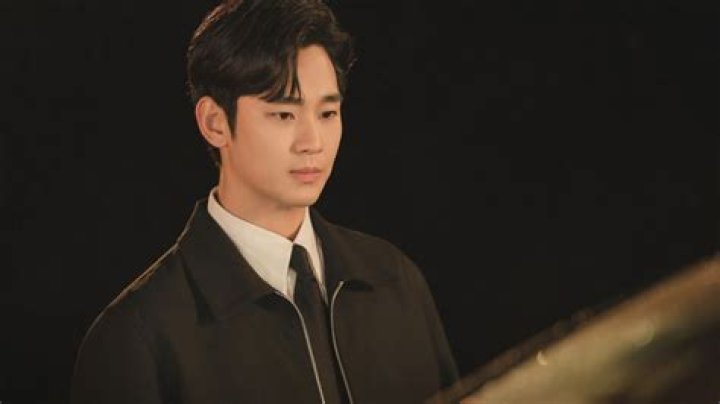 Kim Soo Hyun confirmed to star in 'The Queen of Tears' alongside