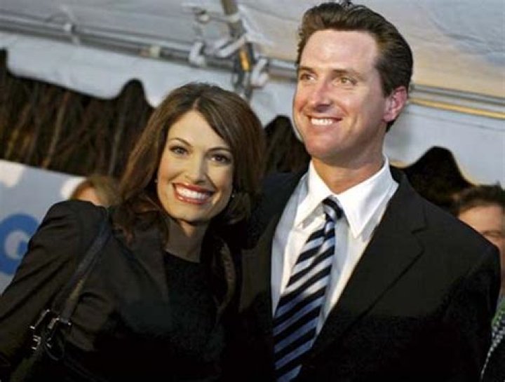 Kimberly Guilfoyle Family Photos, Husband, Son, Age, Height