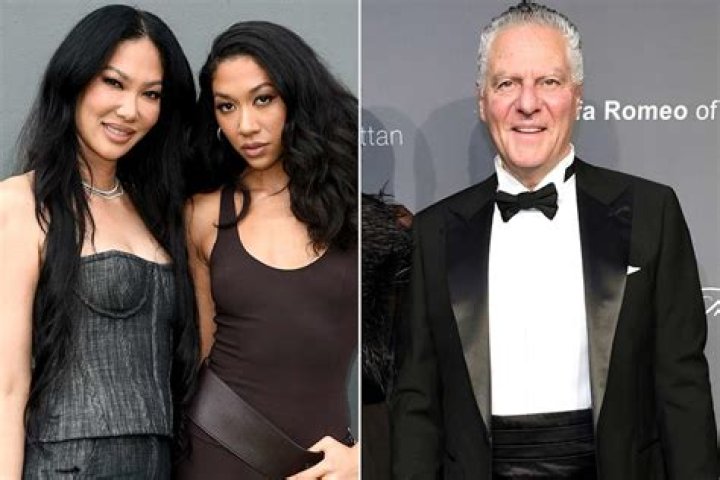 Kimora Lee Simmons, Aoki Lee & grandma Celebrity families