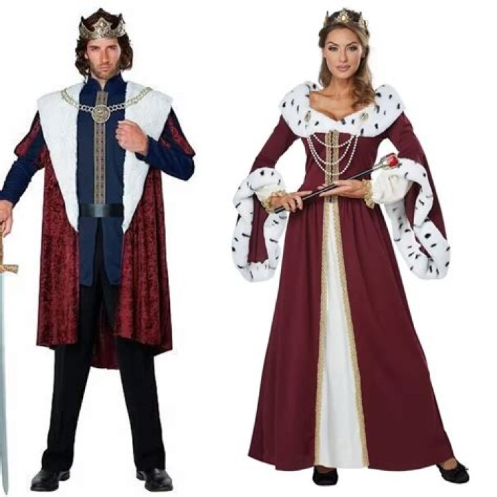 King and queen Halloween costumes. Couple costume ideas Queen