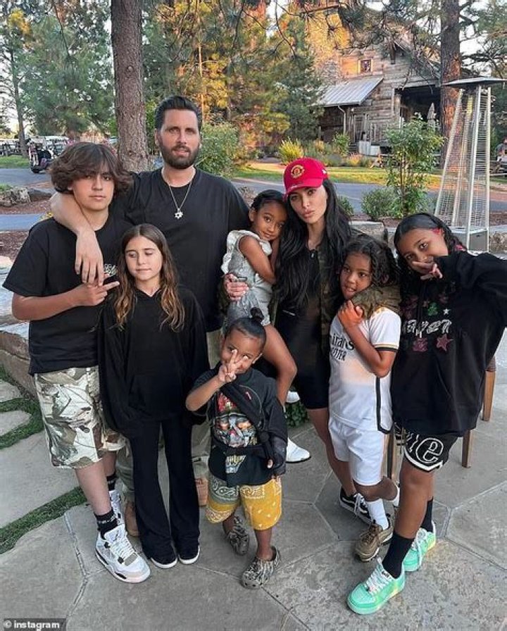 Kourtney Kardashian Biography, Age, Family, Height, Marriage, Children