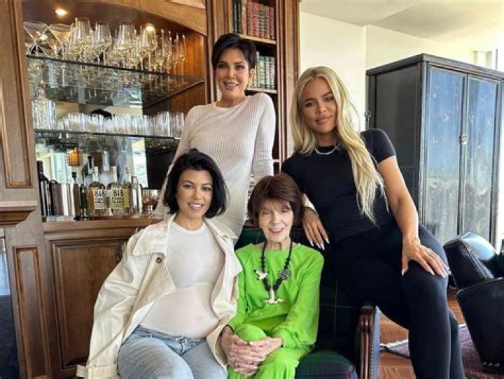 Kris Jenner Mum Alive