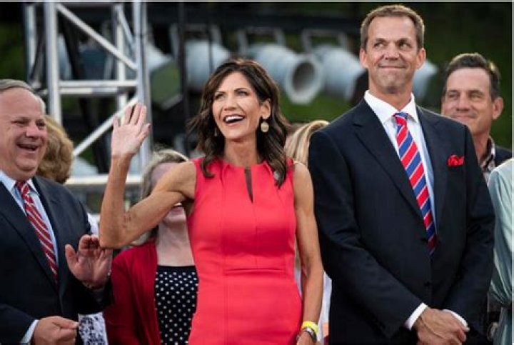 Kristi Noem Net Worth, Age, Daughter, Religion, Family, Young, Approval