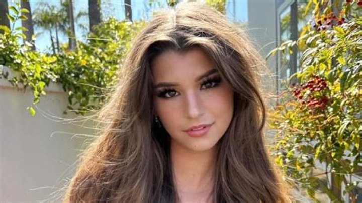 Kuka on Brooke Monk? Wikipedia, Bio, Pituus, Paino, Ik&auml;, Poikayst&auml;v&auml;