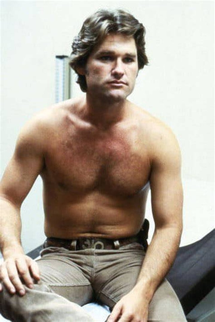 Kurt Russell bare chested shirtless hunk 18x24 Poster Home D&eacute;cor