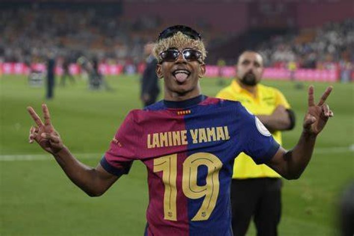 Lamine Yamal el ni&ntilde;o de oro de La Masia tiene 15 a&ntilde;os y a Mendes como