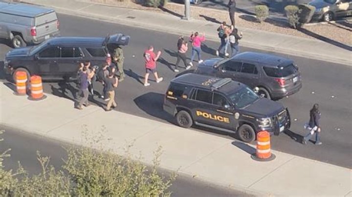 Las Vegas school fight turns into violent stabbing attack, disturbing
