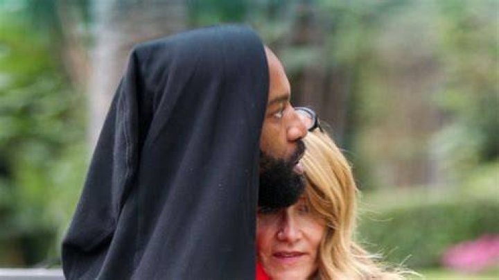 Laura Dern, Baron Davis Kiss During Lunch Date Pics