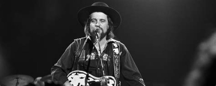 &ldquo;Poetic License&rdquo; Watch Waylon Jennings Sing &ldquo;Waymore&rsquo;s Blues