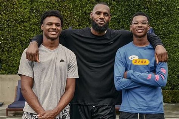 LeBron James puts son Bronny above many NBA players this season No
