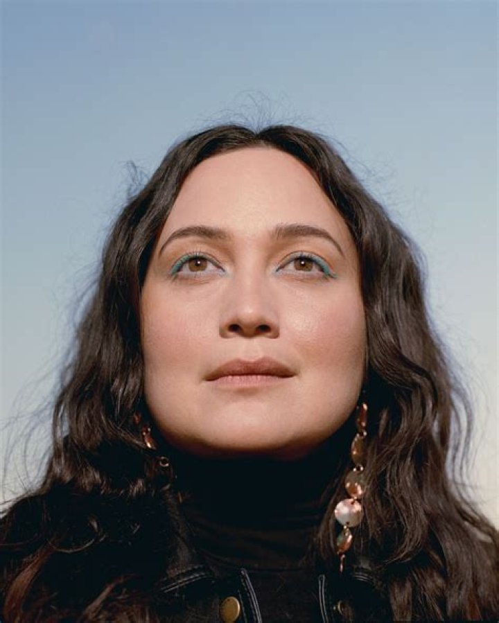 Lily Gladstone: A Deep Dive Into Her Life And Public Perception Of 