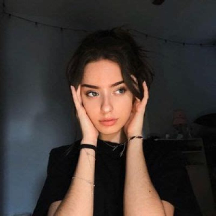 Lily Weber Wiki & Bio