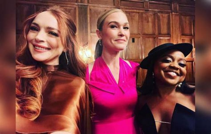Lindsay Lohan Supports Siblings in Rare Appearance at NYFW