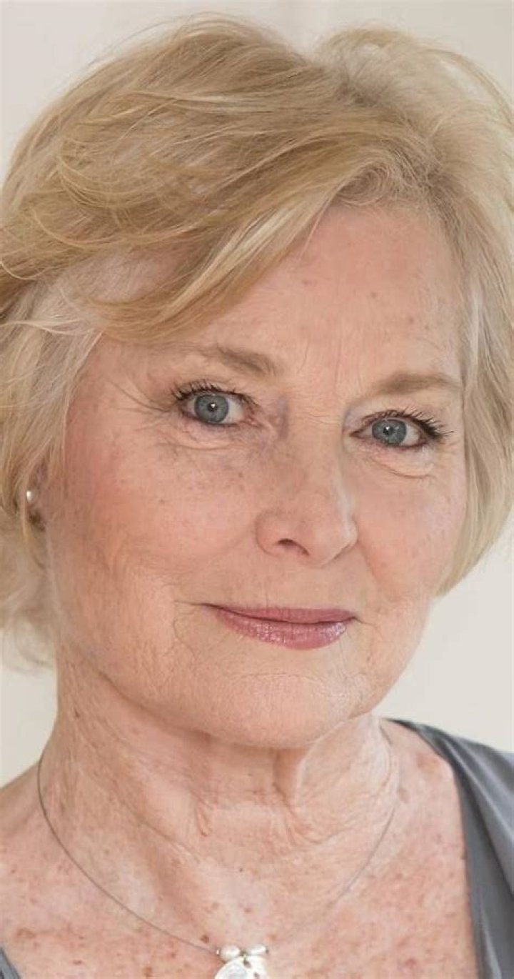 Lisa Harrow IMDb