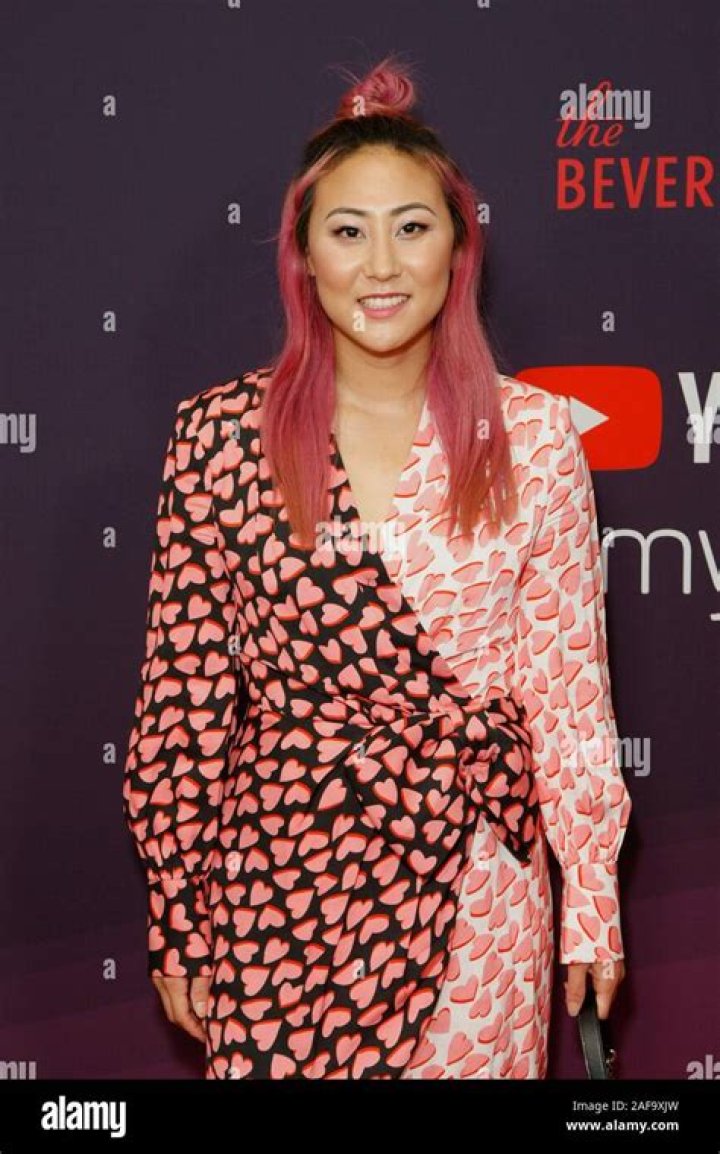 Lizzy Capri Attends 2019 Streamy Awards in Los Angeles Celeb Donut