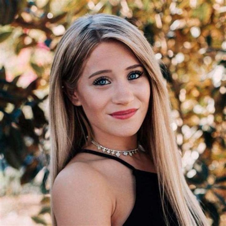 Lizzy Wurst biography Age, height, mom, boyfriend, net worth Legit.ng