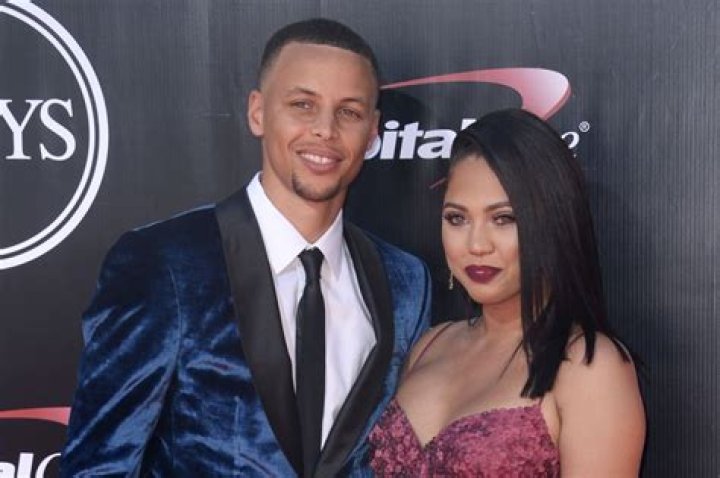 Look Stephen Curry, wife Ayesha renew wedding vows at 'beautiful