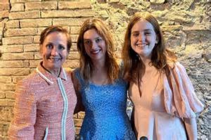 Lori Metcalf's Daughter: All About Sophie Deviss