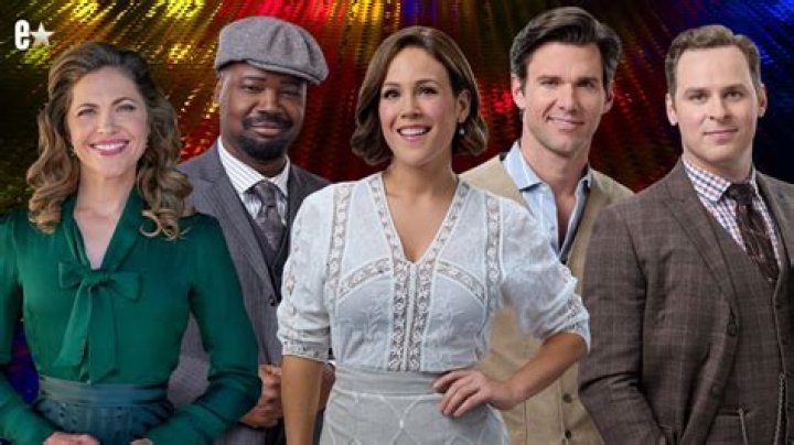 &lsquo;When Calls the Heart&rsquo; Announces Return After Lori Loughlin Scandal