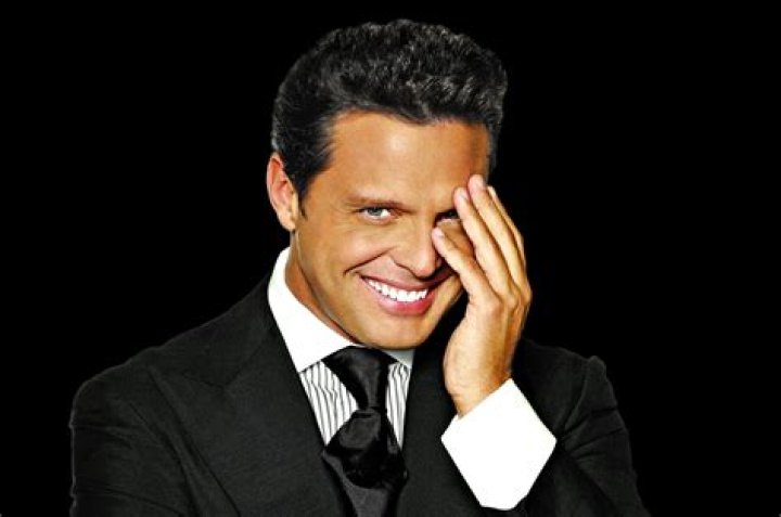 Luis Miguel Biography Facts, Childhood, Family Life & Achievements