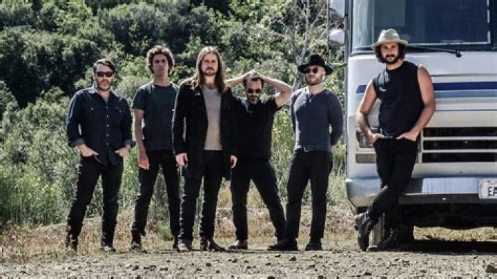 Lukas Nelson On Surfing And Stingrays, A Childhood On Tour And His