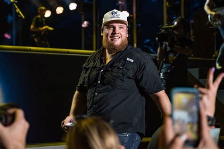 Luke Combs Plots 2024 Stadium Tour Country Now