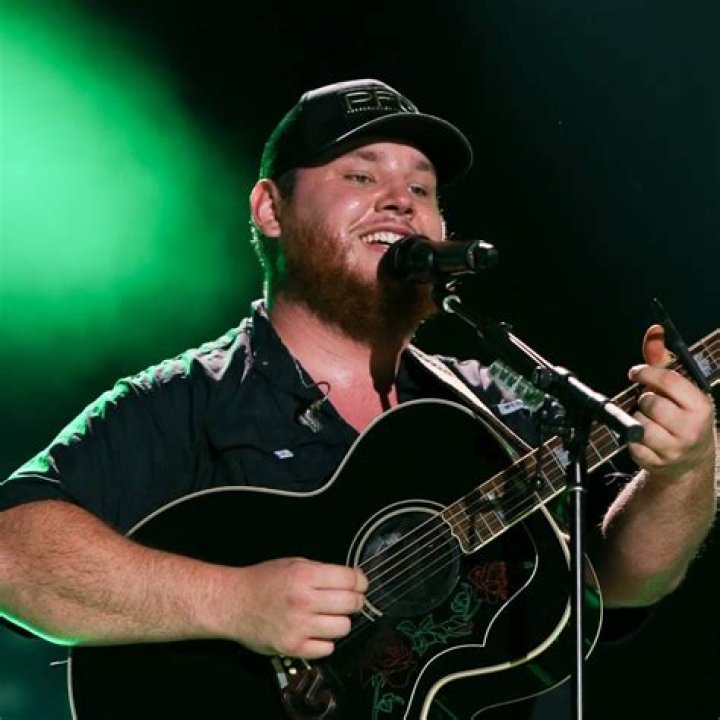 Luke Combs&rsquo;s Latest is ArenaCountry With Nuance and Intimacy Rolling