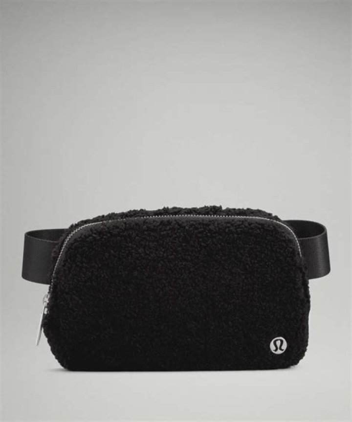Lululemon Everywhere Fleece Belt Bag cream sherpa dral.regionlima.gob.pe
