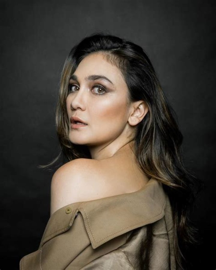 Luna Maya Pesona kecantikan Luna Maya Cantik banget Terbaru di tahun