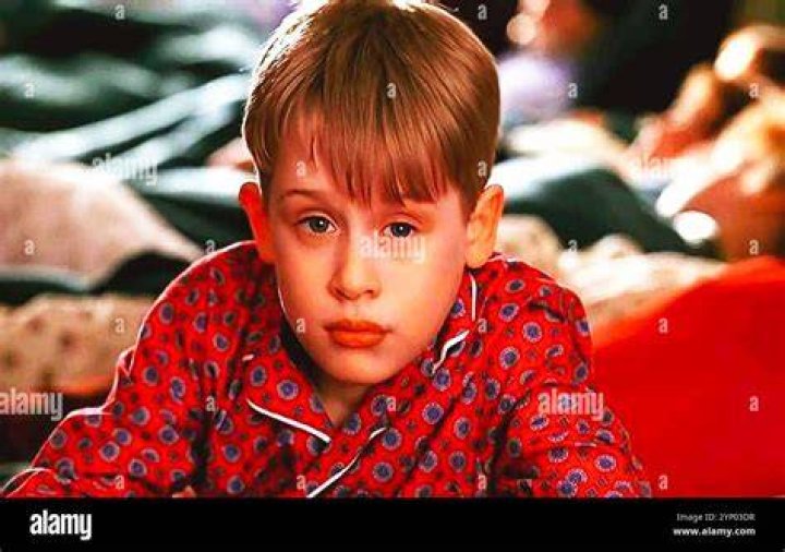 Macaulay Culkin is back looking better than ever & the can't deal.