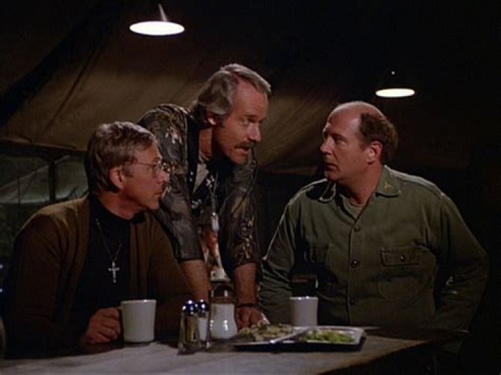Major Charles Emerson Winchester III David ogden stiers, Comedy tv