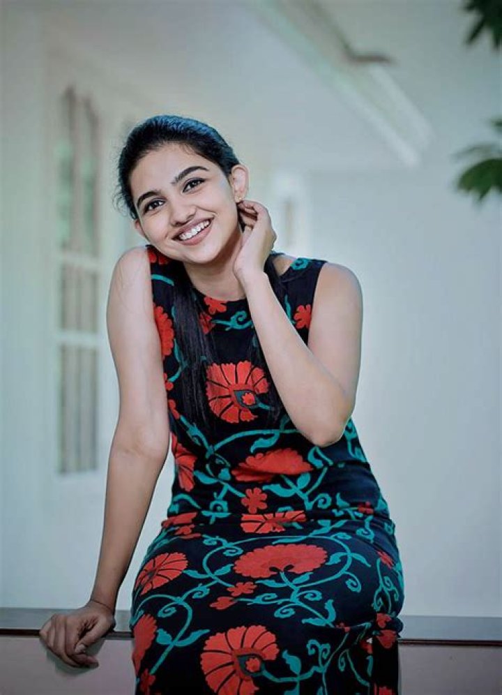 mamitha baiju photos (3) MixIndia