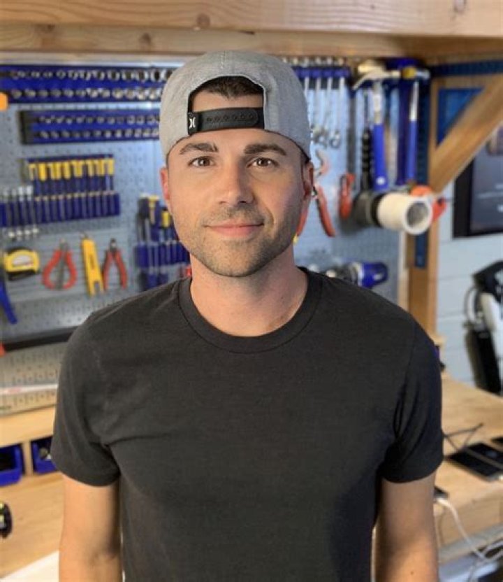 Mark Rober Celebrity biography, zodiac sign and famous quotes