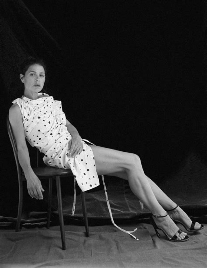Maura Tierney Legs