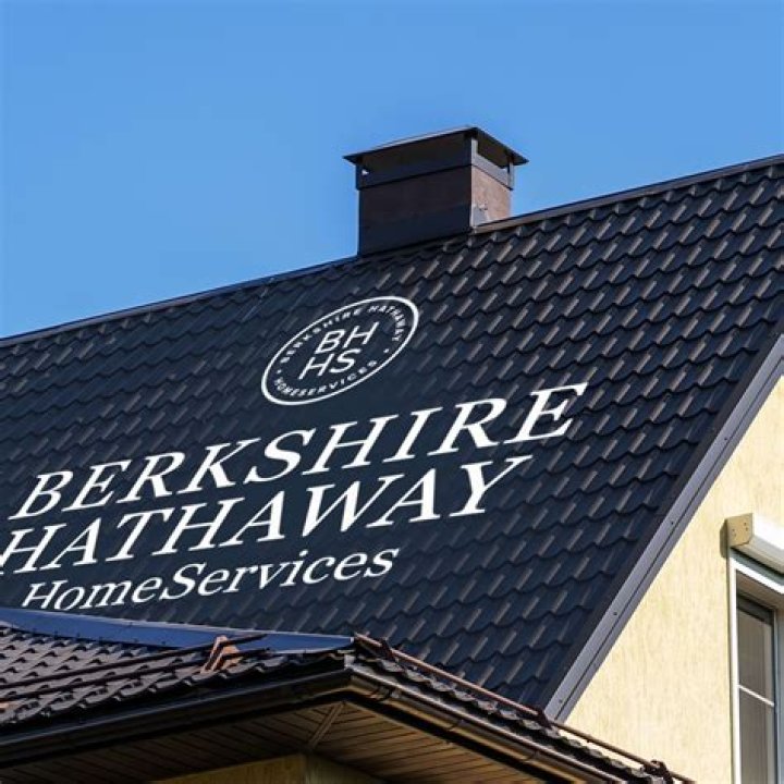 MEMORY HOUSE starring Berkshire favorite Debra Jo Rupp Opens 7/29